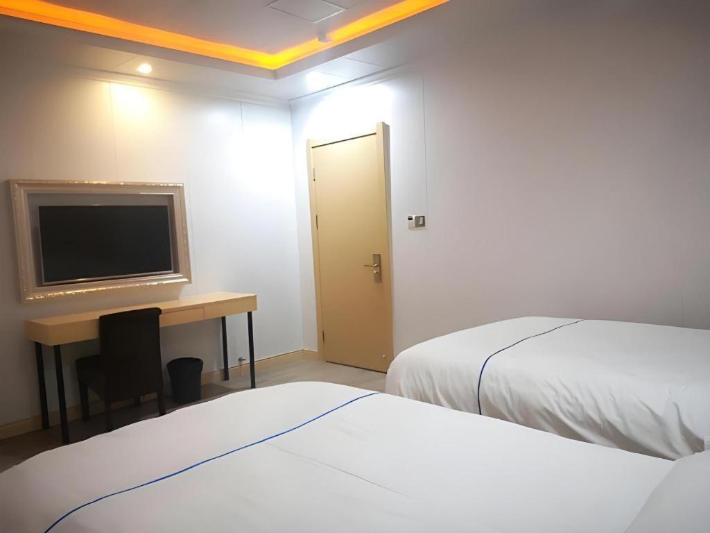 Greentree Express Baoshan District Youyi Road Metro Station Hotel Shanghai