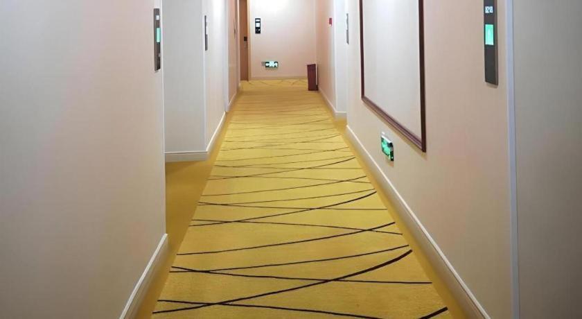 Greentree Express Baoshan District Youyi Road Metro Station 3* Shanghai