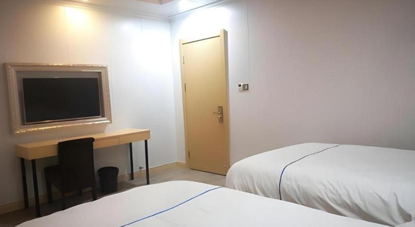Greentree Express Baoshan District Youyi Road Metro Station 3* Shanghai
