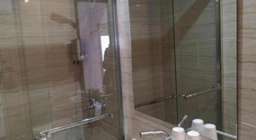 Hotel Greentree Express Baoshan District Youyi Road Metro Station