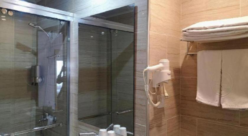 Hotel Greentree Express Baoshan District Youyi Road Metro Station