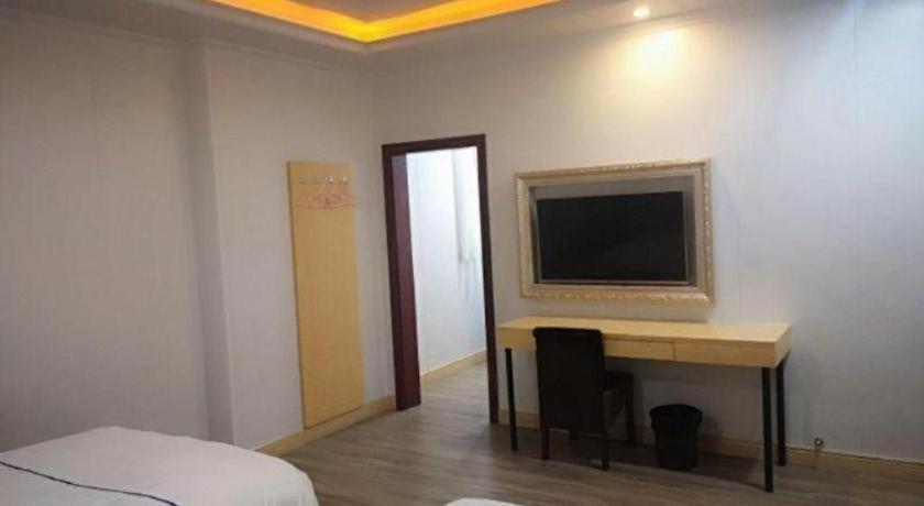 Greentree Express Baoshan District Youyi Road Metro Station Hotel