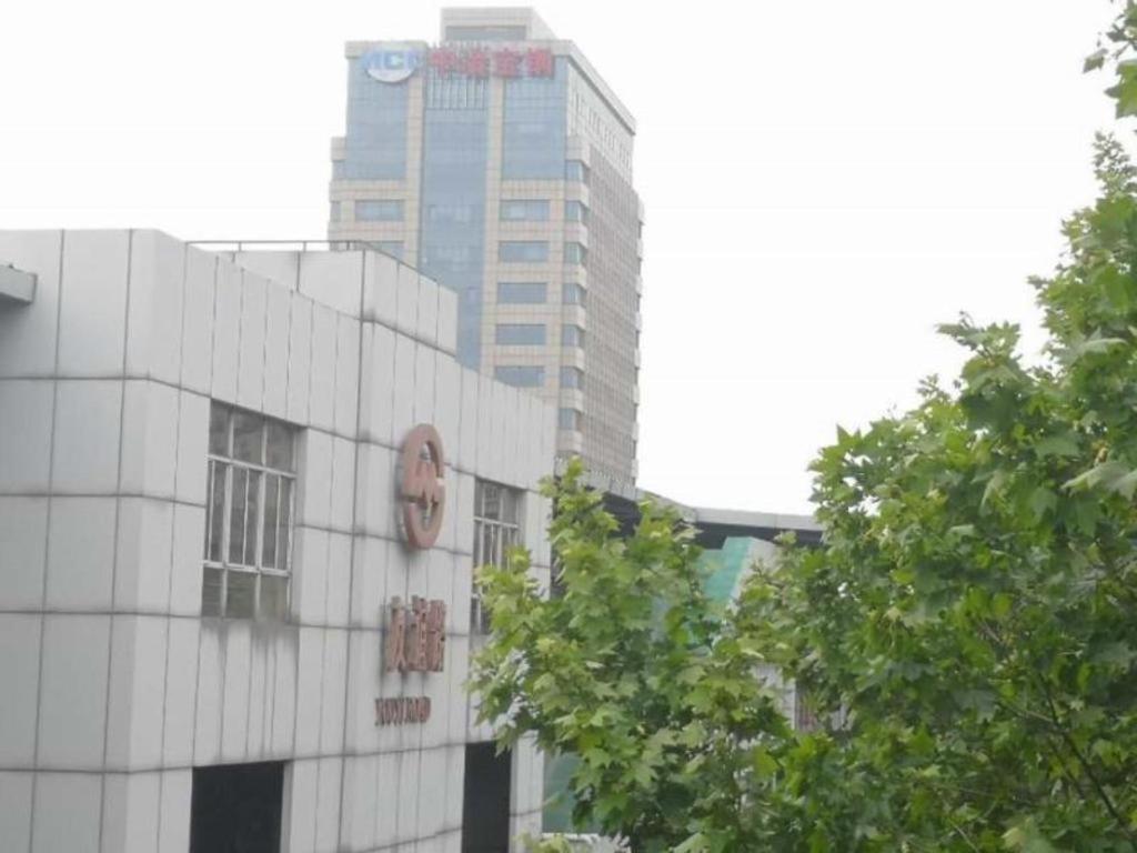 Greentree Express Baoshan District Youyi Road Metro Station Hotel
